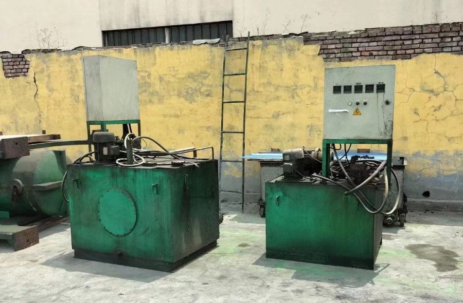 Solid tire curing press and molds-337