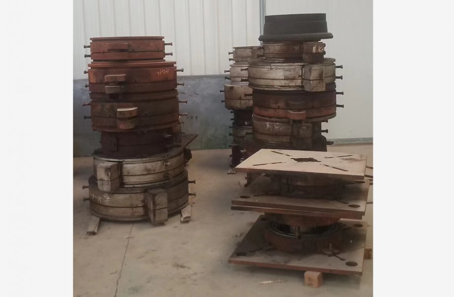 Solid tire curing press and molds-346