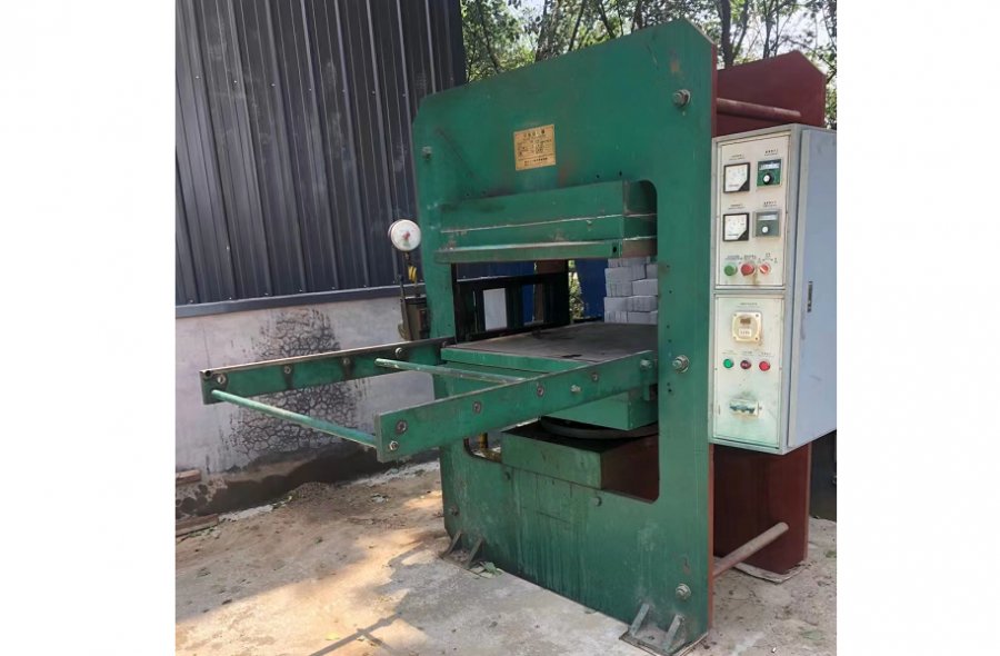 Used 1x1m 250ton curing press-501