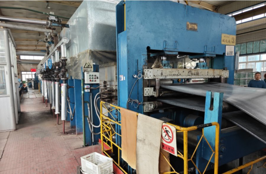 Two daylight used textile conveyor belt production line for sale-1034