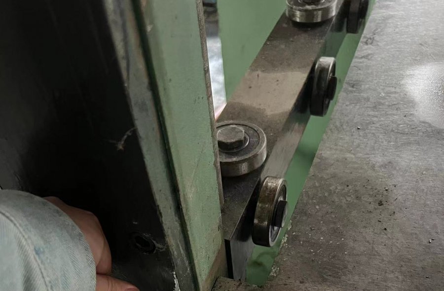 Solid tyre curing press for sale-1241