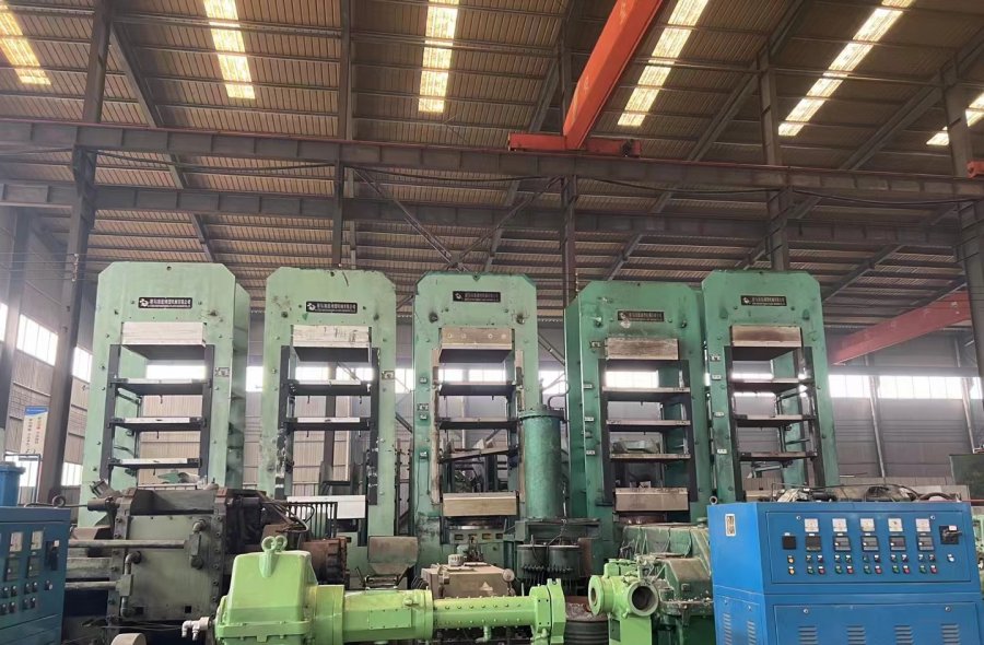 Solid tyre curing press for sale-1247