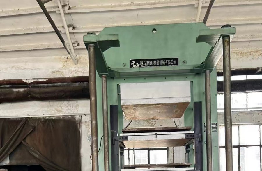 Solid tyre curing press for sale-1244