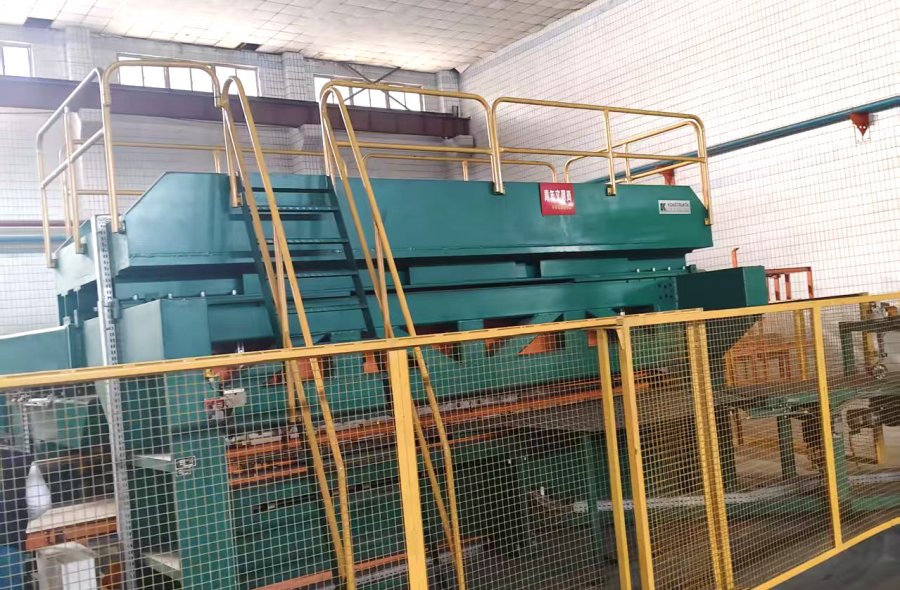  Used KONSTRUKTA INDUSTRY Steel Cord & Fabric Cutting Line for Sale-2422