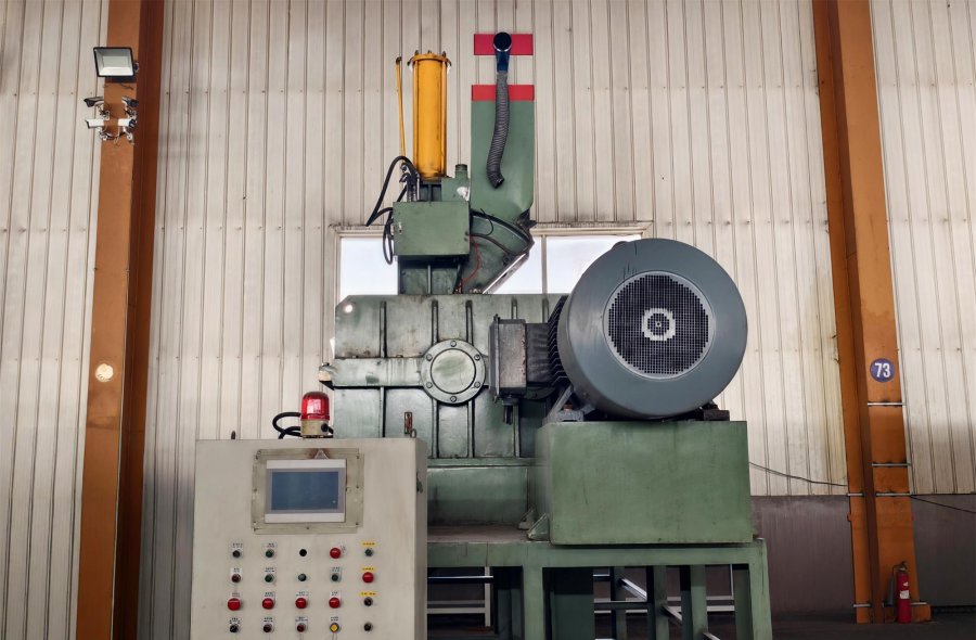 Wei Fu Hsing XM50 Drop-Type Internal Mixer For Sale-2461