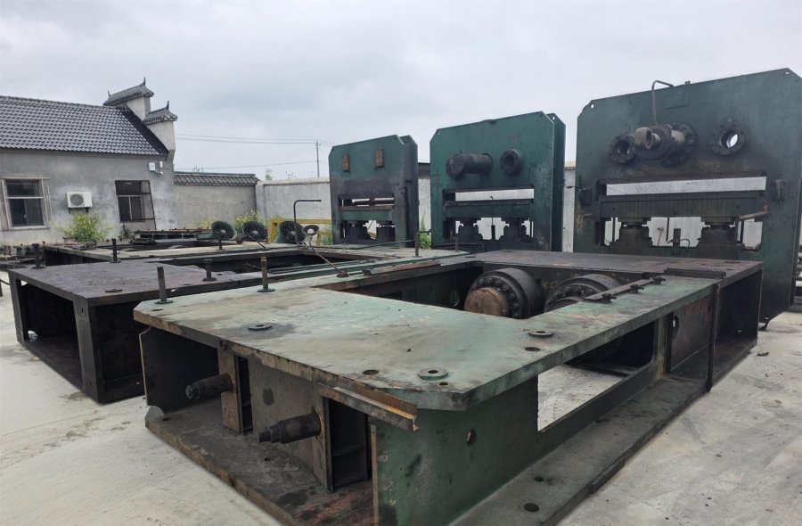 Used T/L Tread & Lip Extrusion Line For Sale-2535