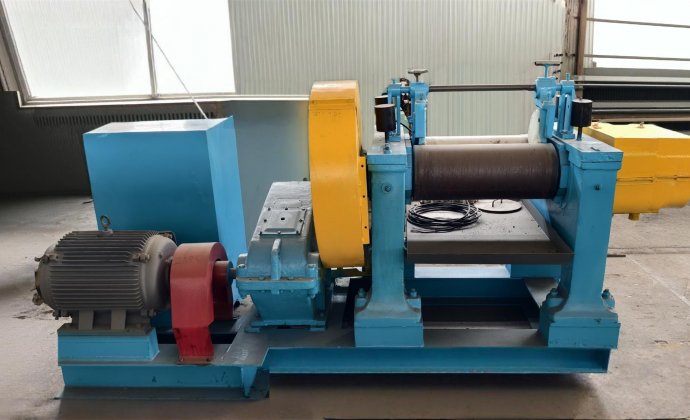 Used XK-250 Open Mill, Speed Ratio 1:1.17 | DFTMC