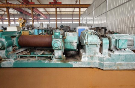 DFTMC XK-560 Bearing Type Open Mill With Hardened Gear Reducer