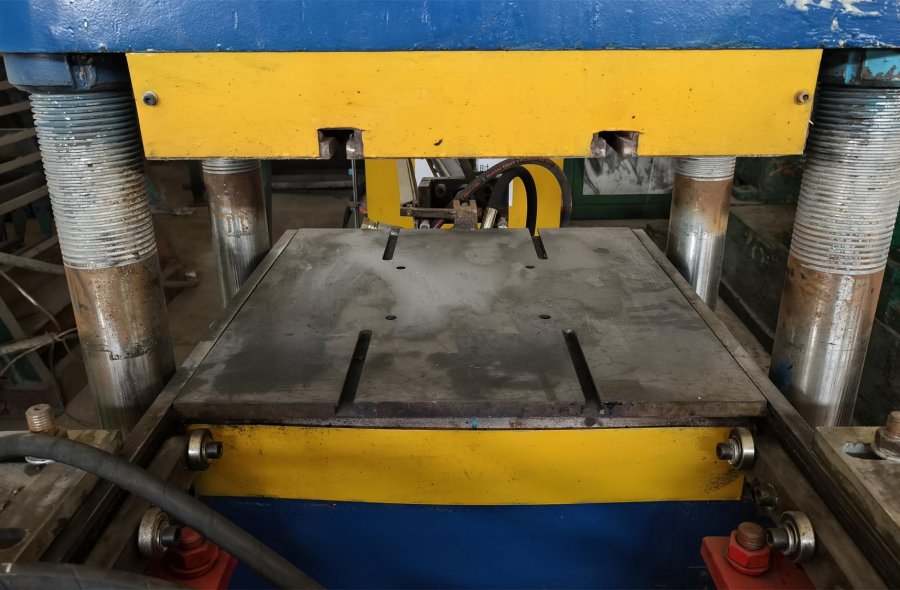 Used XLB 250T Rubber Compression Molding Press | 600×600mm Platens, 4-Column Design-2669