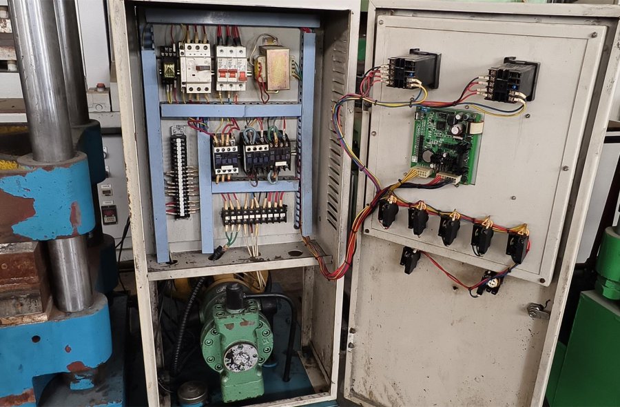 2 Sets Used 50T Curing Press  | Hydraulic Molding Press 390×390mm-2679