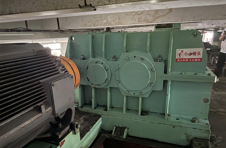 Taiwan Made Used 200HP 8-Pole 3-Phase Induction Motor For XM120 Drop Type Mixing Machine | DFTMC-2777
