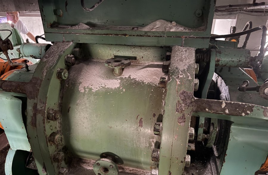 Taiwan Made Used 200HP 8-Pole 3-Phase Induction Motor For XM120 Drop Type Mixing Machine | DFTMC-2778