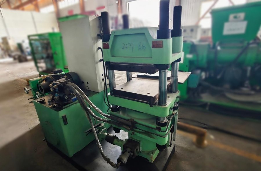 DFTMC Used 100T Rubber Vulcanizing Press XLB-450×450 | Ningbo Yinzhou Sanda Machinery-2836
