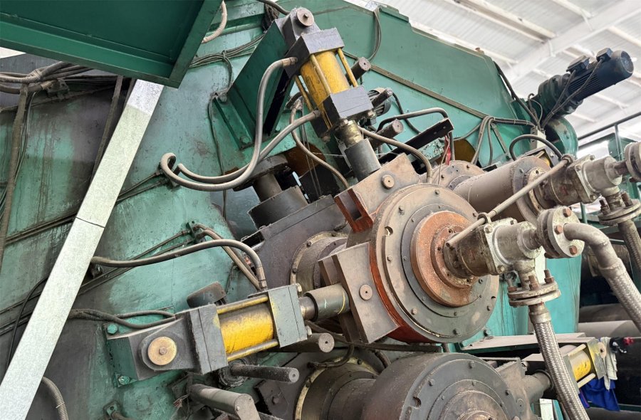 Used Dalian Rubber S-type 4-Roll Rubber Calender Machine For Sale-2895
