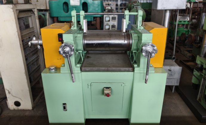 Used XK-200×510 8 Inch Two Roll Open Mixing Mill | Rubber Mixing Machine DFTMC