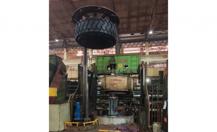 85" OTR Tire Curing press for sale
