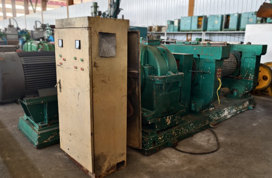 Used Dalian Baofeng XKP-560×1000 Rubber Cracker Mill for Waste Tire Powder-3101