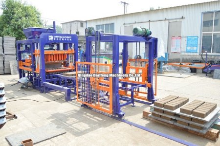 QT4-15 Automatic block machine for Peru 