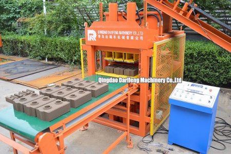DF4-10 Automatic interlocking clay brick machine for Australia Client